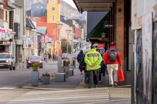 2025101411421936e3a4af39b3840d08b95b2015370dde_min