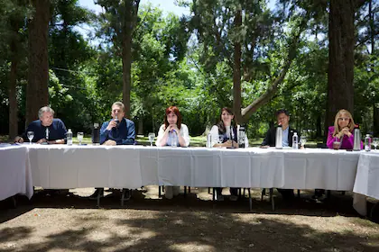 cumbre-peronista-en-moreno-maximo-kirchner-sergio-ZEQ3QI5GOJHXLL2DNU34OCDPUE