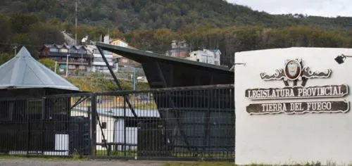 20251203111038b172abaf9fbe74601a17f7a5146358d5_min