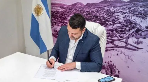 2025121809511864572844f984491db607c184ed093fe6_min