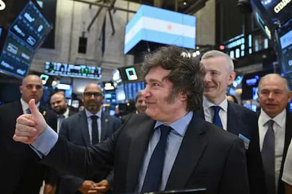 javier-milei-en-wall-street-bolsa-de-valores-de-46TXRXH45RH2VNSSUVWVYBGESA