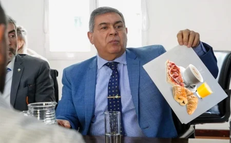Hugo pani asado con dinero nuestro