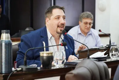 20250204020739e2dbd0cbcb2c312575009681cd6b0d73_min