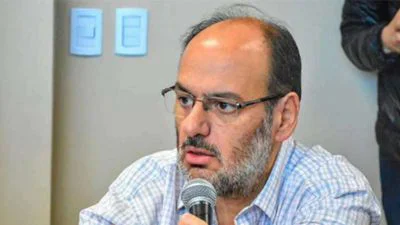 d400_W1261l9sx8wcua683d735ak