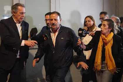 el-gobernador-de-la-rioja-ricardo-quintela-KYNNNJ3QENA2TOBZC42ASCABXM