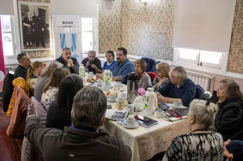 2025082509335749e1b544c6fbb62944cfb33a526696f8_min