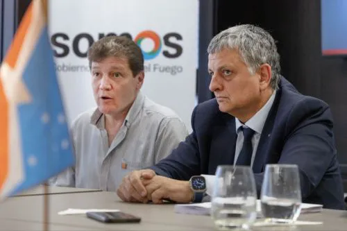 20251112092302c2fb3ca15b2c2ffa1c4c203344bb4e29_min