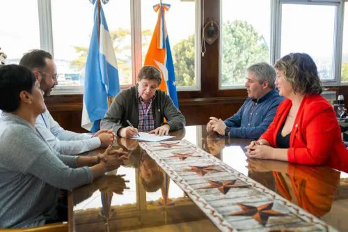 20251221100349d780416c3da4b49e3e324331108212e5_min