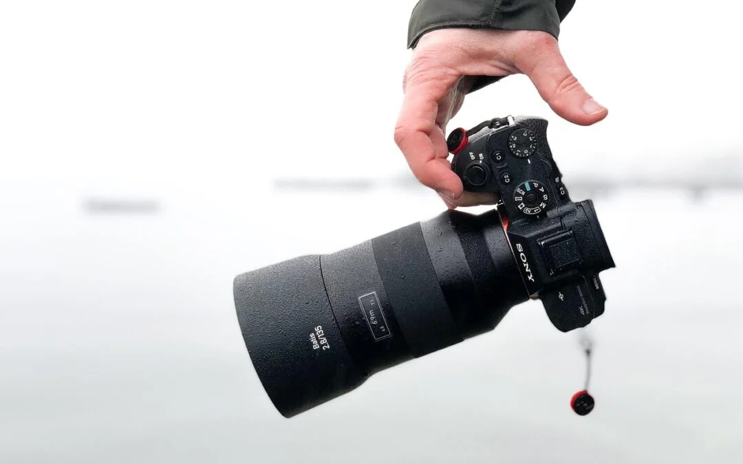 qamera-camera-4123304_1280-1080x675