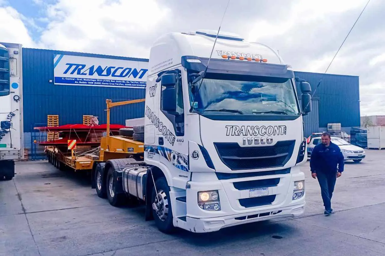 photo_4911319193907563405_y-1