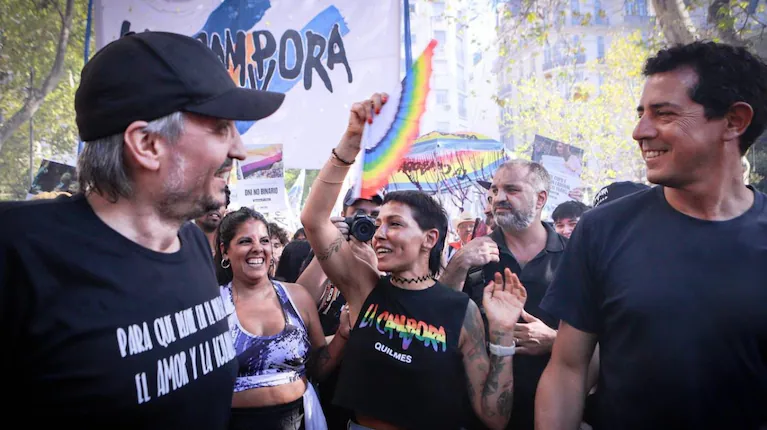 la-campora-participo-de-la-marcha-lgbtq-contra-el-discurso-de-milei-en-davos-foto-la-campora-IX7JTPCPPVDODGEKNI5FKV7JPQ
