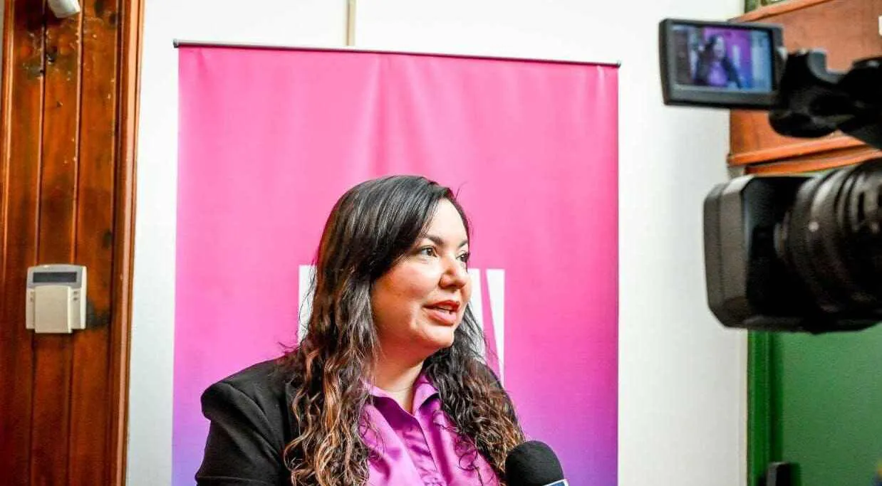 photo_4954123619663547366_y-1