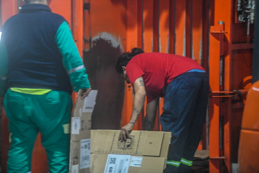 reciclado-de-urnas-elecciones-Marcos-Otano-4