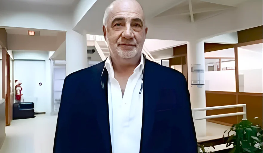 20260325144849_20251222131052-20251219115245-polesman