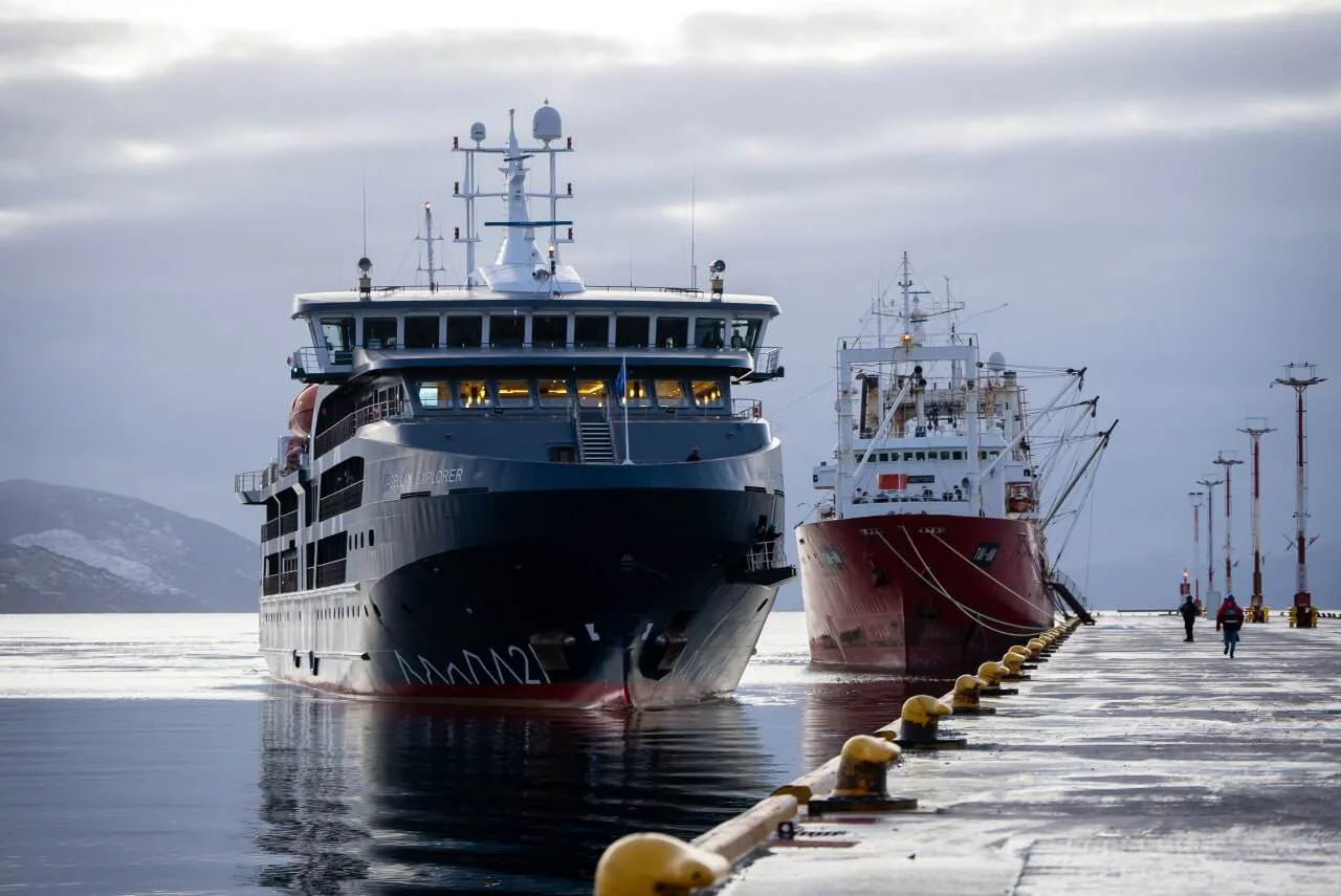 photo_5089503930886064921_y-1