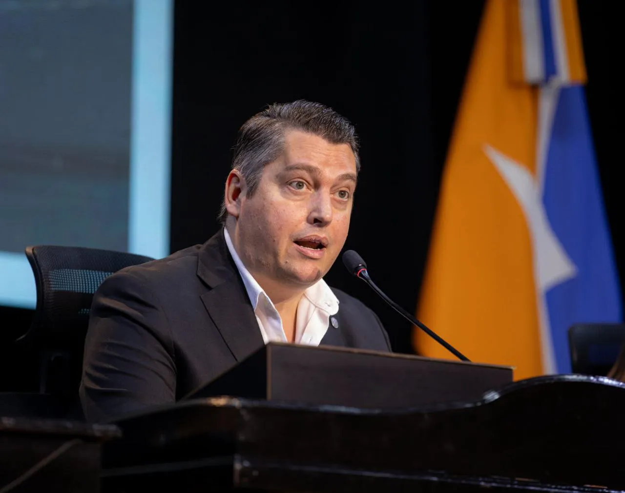 photo_4956301923996863683_y