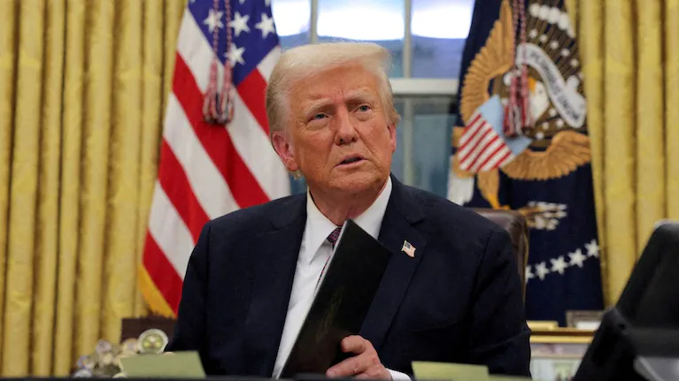 donald-trump-gobierna-con-un-discurso-y-medidas-radicales-foto-reuters-ZXER2K6UYFCXJBQ2SOBQKHO7IM