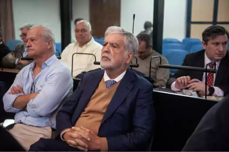 eyy5hr6y1-720x0--1_760_507