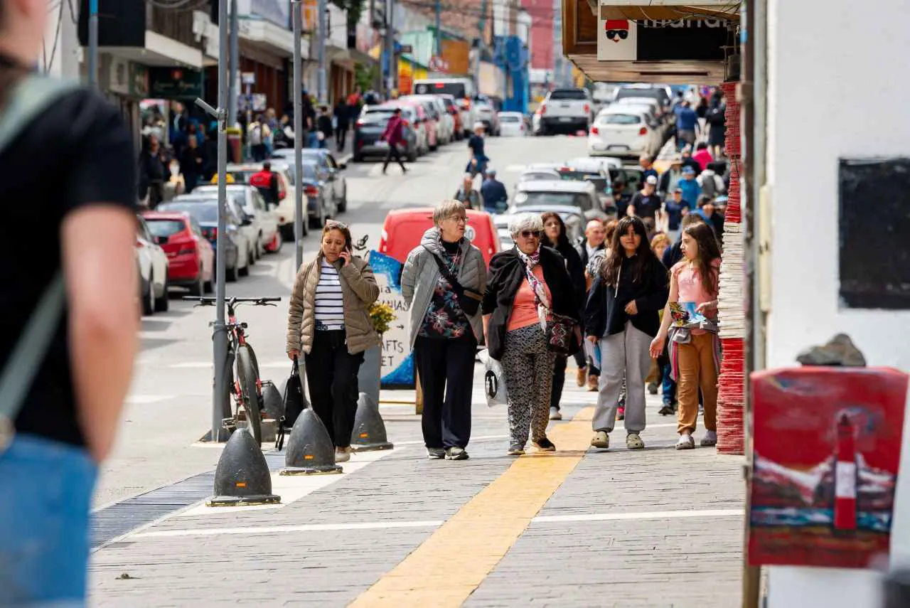 photo_4947351079008013293_y-1