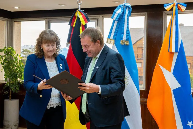 20260219085120a28a82aa4d9f49487db538969eadf593