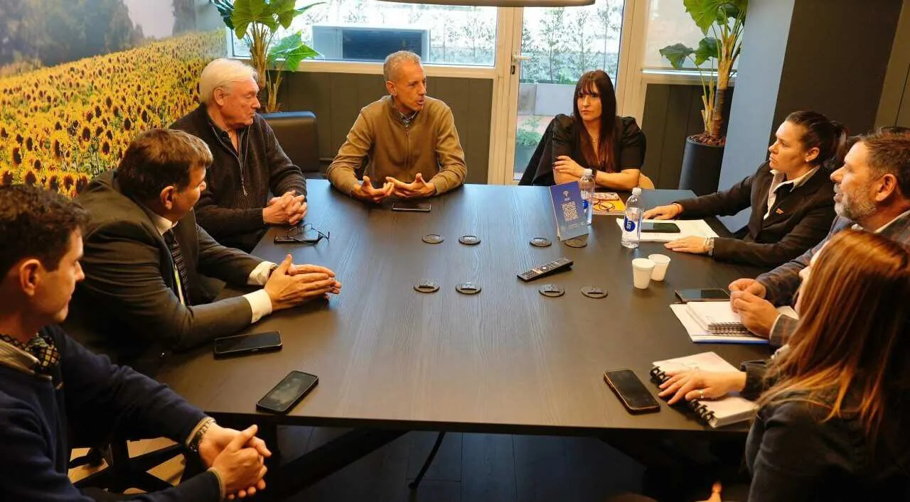 photo_4911393372283973320_y-1