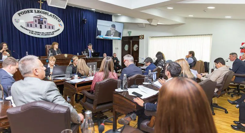 202511180835006fce3b9da3c06cf3ebe57585dd007ff7_med