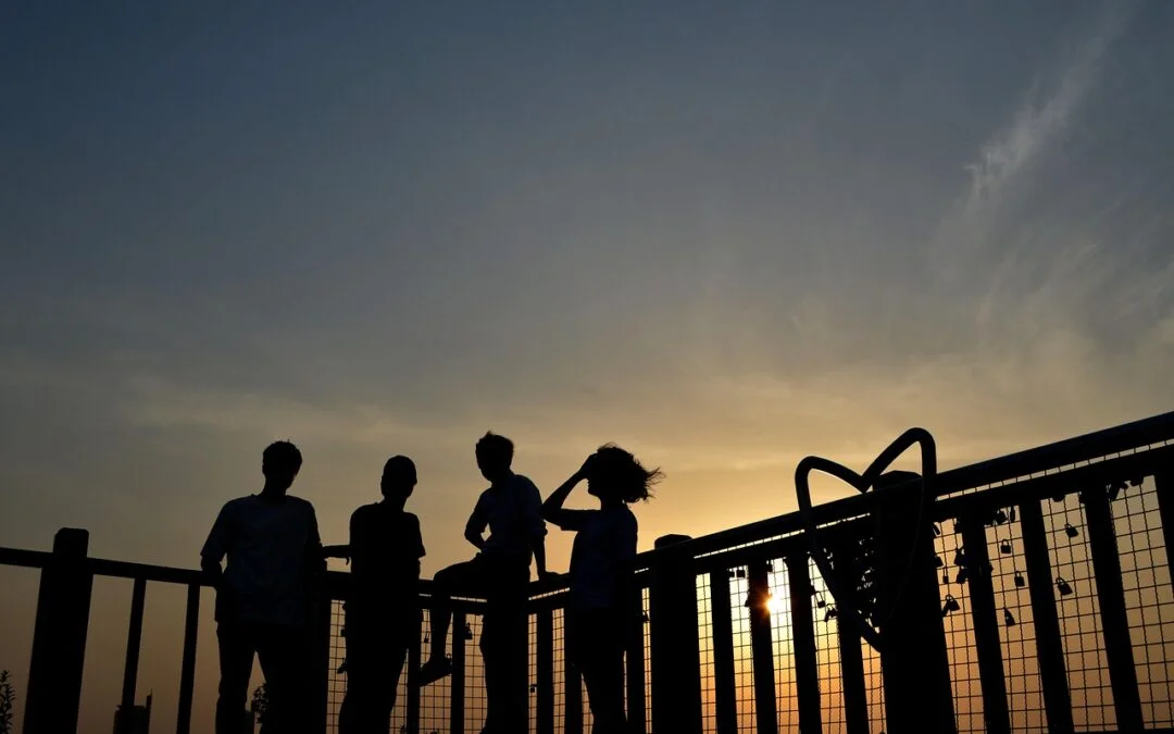 friend-589830_1280-1080x675